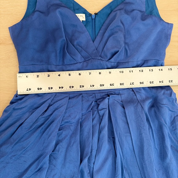 VTG! Maggy London Petites Blue 100% Silk Party Dress V-Neck Bubble Hem 10P Party - Picture 9 of 14